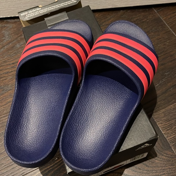 NWT big kid Adidas Adilette Aqua slides navy pink sandals - Picture 3 of 8